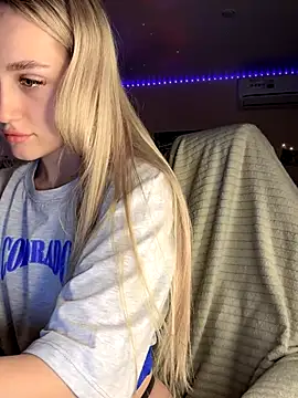 Snapshot of Good__Girl_ chatting on 09-16-25, 10:38 Good Girl online show from 09-16-25, 10:38