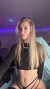 Snapshot of Good__Girl_ chatting on 10-24-25, 02:57 Good Girl online show from 10-24-25, 02:57