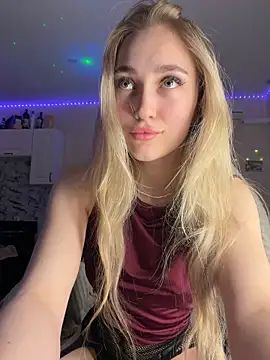 Snapshot of Good__Girl_ chatting on 02-16-26, 03:52 Good Girl online show from 02-16-26, 03:52