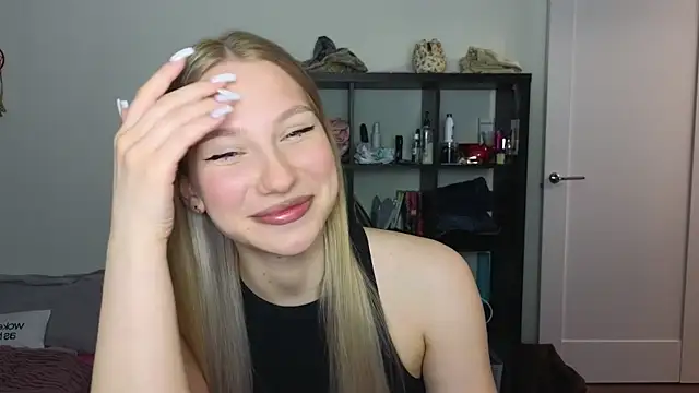 MiaKeler online show from 03-17-25, 05:05