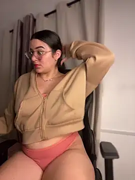 Lia flowers online show from 01-25-25, 01:21