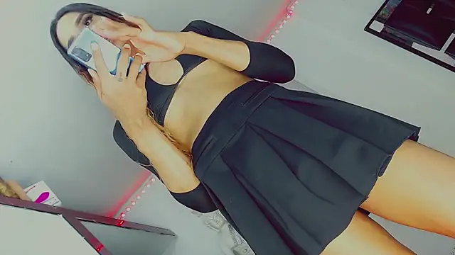 Snapshot of candy_kendall chatting on 03-15-25, 11:19 candy kendall online show from 03-15-25, 11:19