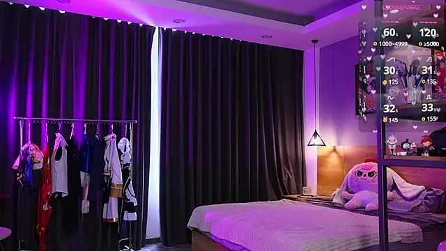 HolliWould  online show from 02-19-26, 05:14