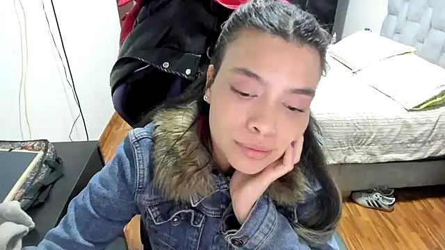 Snapshot of LuisaReyes_2911 chatting on 01-18-26, 02:48 LuisaReyes 2911 online show from 01-18-26, 02:48