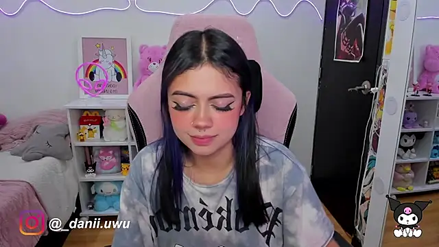 CuteDani  online show from 03-03-25, 11:22