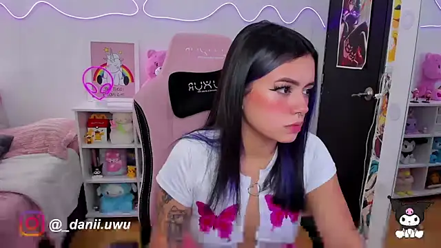 CuteDani  online show from 03-05-25, 06:01