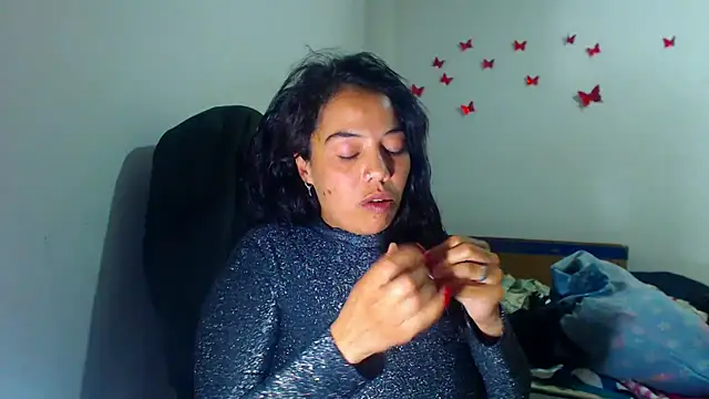 AmaraRoberts420 online show from 11-16-25, 07:30