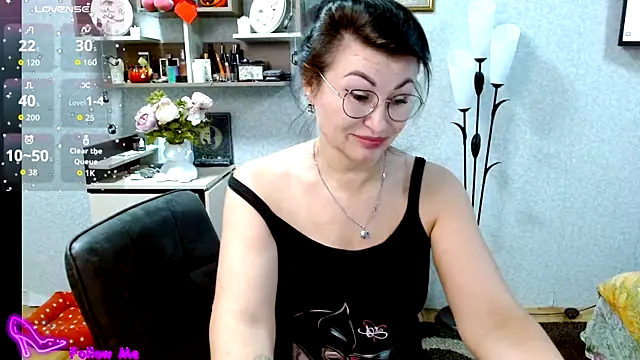 BeatriksS online show from 10-28-25, 04:09