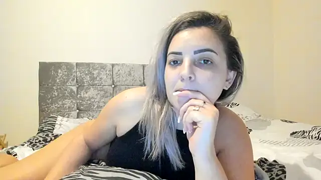 Snapshot of leilahot14 chatting on 01-15-25, 02:24 leilahot14 online show from 01-15-25, 02:24