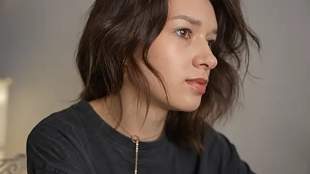 Snapshot of VivianLy_ chatting on 01-24-25, 08:44 VivianLy online show from 01-24-25, 08:44