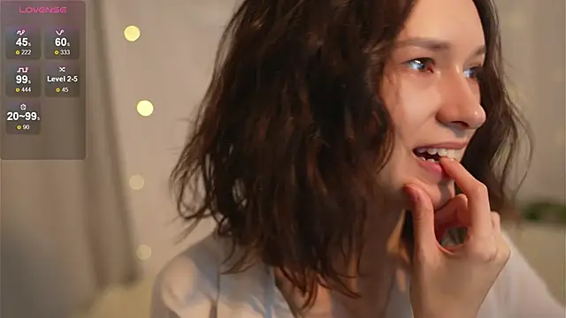 Snapshot of VivianLy_ chatting on 01-30-25, 10:40 VivianLy online show from 01-30-25, 10:40