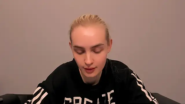 OliviaKisss online show from 02-25-26, 07:01