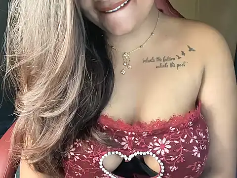 Snapshot of shanayaaa_1 chatting on 02-21-25, 06:26 shanayaaa 1 online show from 02-21-25, 06:26