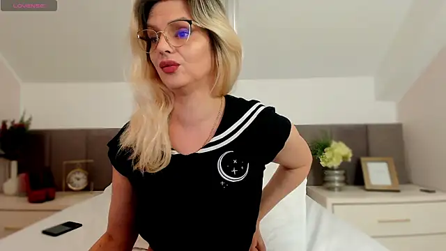 Snapshot of AshleyStorm_ chatting on 03-19-25, 08:23 AshleyStorm  online show from 03-19-25, 08:23