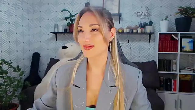 Snapshot of MillaXQueen chatting on 02-19-26, 02:57 MillaXQueen online show from 02-19-26, 02:57