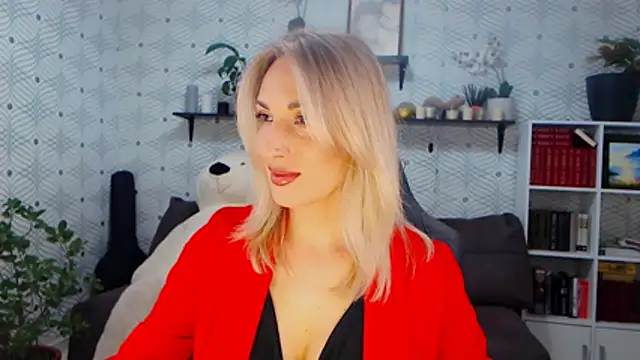 Snapshot of MillaXQueen chatting on 03-05-26, 02:46 MillaXQueen online show from 03-05-26, 02:46