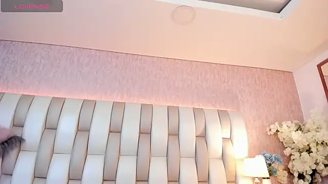 Rebeca jones online show from 02-07-25, 01:11