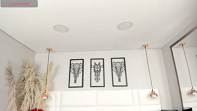 Rebeca jones online show from 09-18-25, 12:07