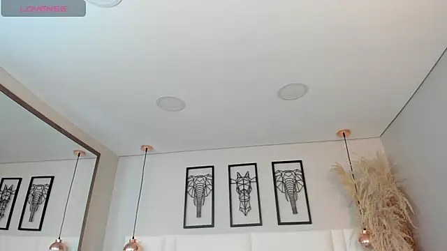 Rebeca jones online show from 11-06-25, 12:17