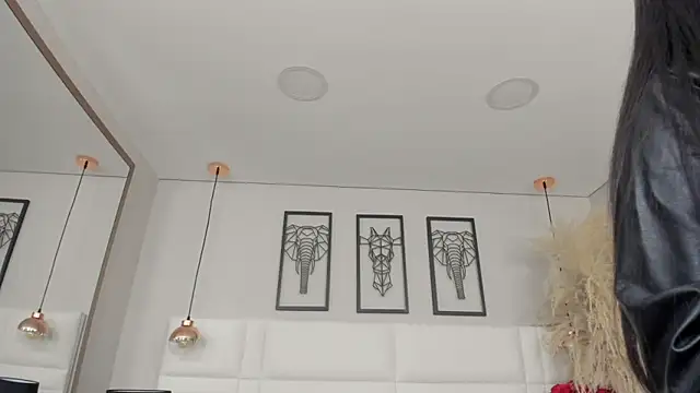 Rebeca jones online show from 12-21-25, 12:01