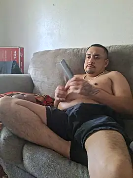 Snapshot of hungpenis210 chatting on 09-10-25, 02:28 hungpenis210 online show from 09-10-25, 02:28