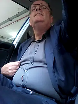 stiffandlubedxh online show from 12-10-24, 07:37