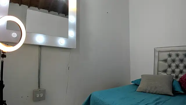 SEXXYLATINCOUPLE1 online show from 11-06-25, 10:05