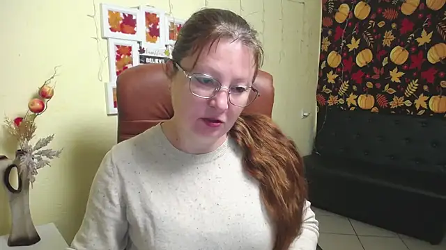 VanessaHotts online show from 11-21-25, 06:12