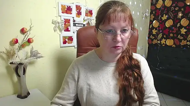 VanessaHotts online show from 11-24-25, 06:02