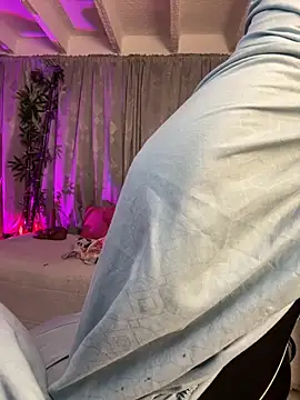 lonely shewolf online show from 04-10-26, 03:39