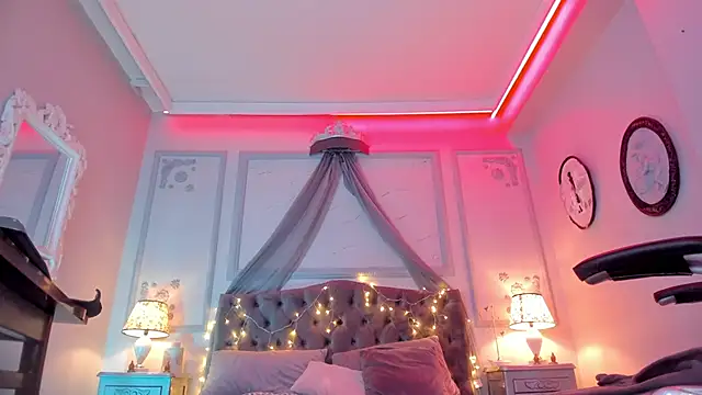 Snapshot of maggietime chatting on 12-04-24, 12:52 maggietime online show from 12-04-24, 12:52