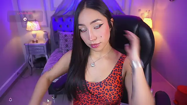 Snapshot of maggietime chatting on 02-26-25, 08:33 maggietime online show from 02-26-25, 08:33