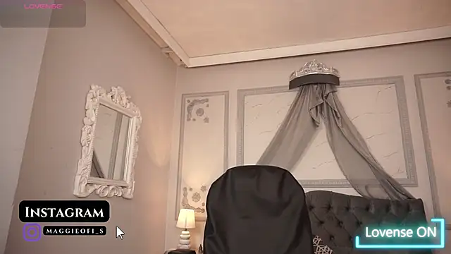 Snapshot of maggietime chatting on 09-10-25, 08:53 maggietime online show from 09-10-25, 08:53