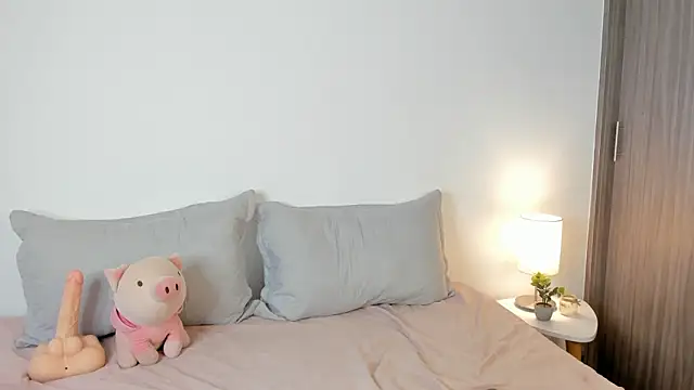 Snapshot of Kattycollinss1 chatting on 02-26-26, 01:48 Kattycollinss1 online show from 02-26-26, 01:48