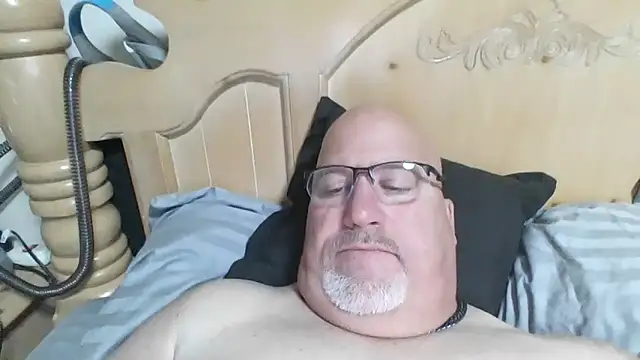 Bigbear0563 online show from 10-31-25, 07:31