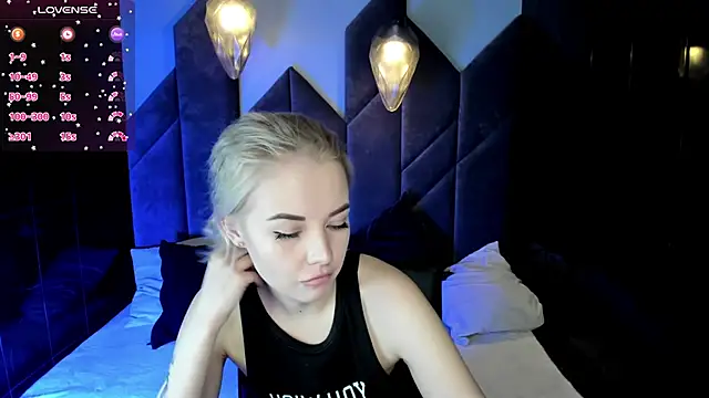 StephanieSweety online show from 03-02-25, 10:38