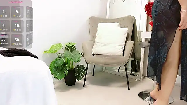 missmiamore online show from 01-15-25, 07:34