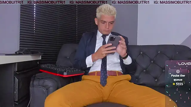 Snapshot of massimo_g chatting on 12-22-25, 09:56 massimo g online show from 12-22-25, 09:56