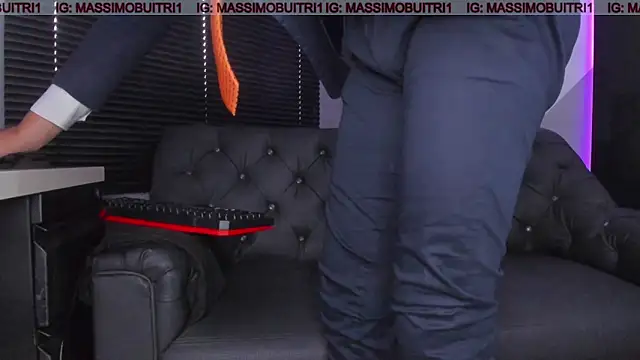 Snapshot of massimo_g chatting on 01-12-26, 02:11 massimo g online show from 01-12-26, 02:11