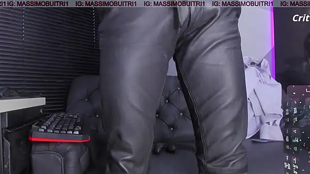 Snapshot of massimo_g chatting on 02-07-26, 11:19 massimo g online show from 02-07-26, 11:19