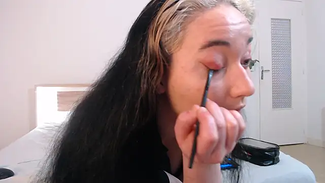 Snapshot of Crystal-dreamt chatting on 03-03-25, 08:16 Crystal-dreamt online show from 03-03-25, 08:16