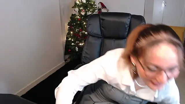 Crystal-dreamt online show from 11-14-25, 09:19