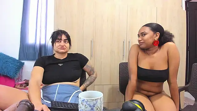 Snapshot of andreita_trujillos chatting on 10-07-25, 02:25 andreita trujillos online show from 10-07-25, 02:25