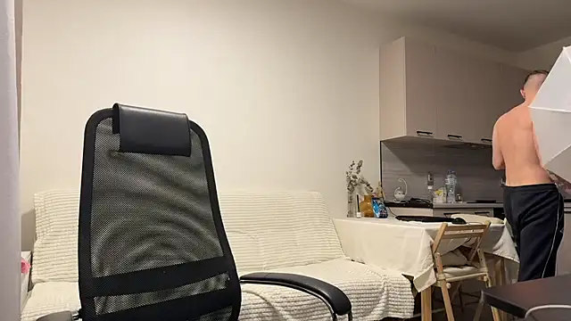 Marselle Laker online show from 12-14-25, 02:11