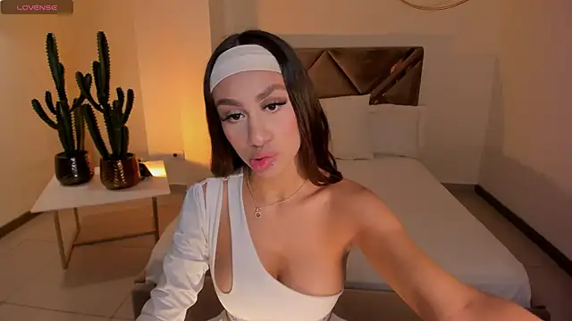 DannaCruz online show from 03-06-25, 07:10