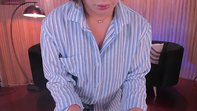 Snapshot of BiancaPierce chatting on 12-01-25, 11:48 BiancaPierce online show from 12-01-25, 11:48