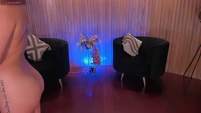 Snapshot of BiancaPierce chatting on 12-04-25, 11:19 BiancaPierce online show from 12-04-25, 11:19