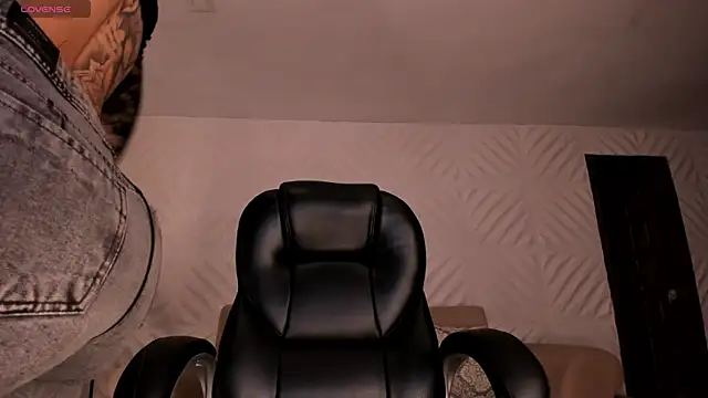 Snapshot of SophiePalmer chatting on 11-21-25, 11:09 SophiePalmer online show from 11-21-25, 11:09