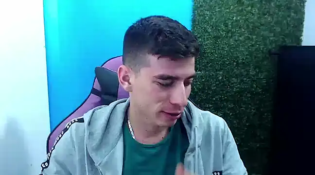 Snapshot of DEIBY_BABY chatting on 12-04-24, 01:25 DEIBY BABY online show from 12-04-24, 01:25