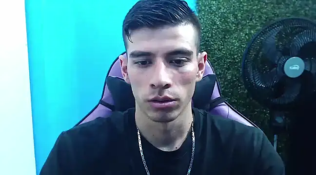 Snapshot of DEIBY_BABY chatting on 12-12-24, 09:37 DEIBY BABY online show from 12-12-24, 09:37